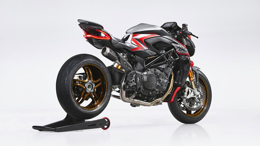 BRUTALE 1000 NURBURGRING studio picture